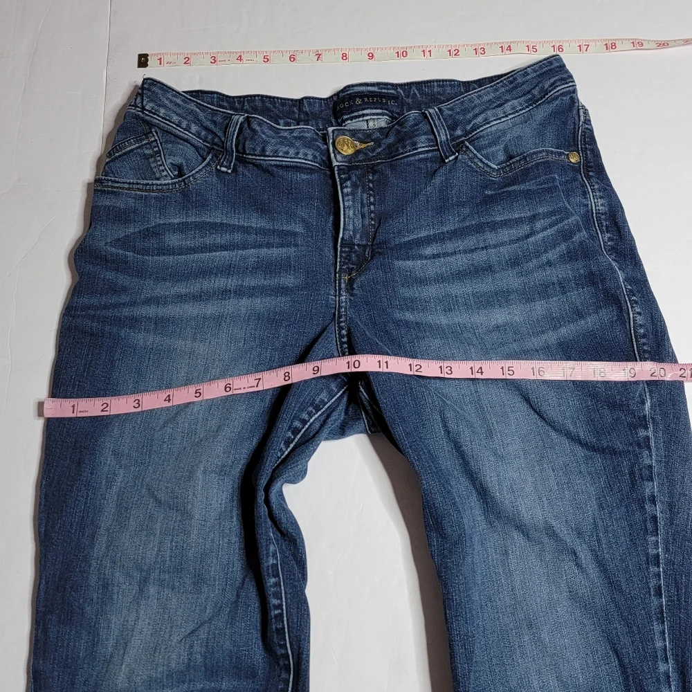 Rock & Republic Bootcut Jeans Rhinestone Wing Pockets Size 32
